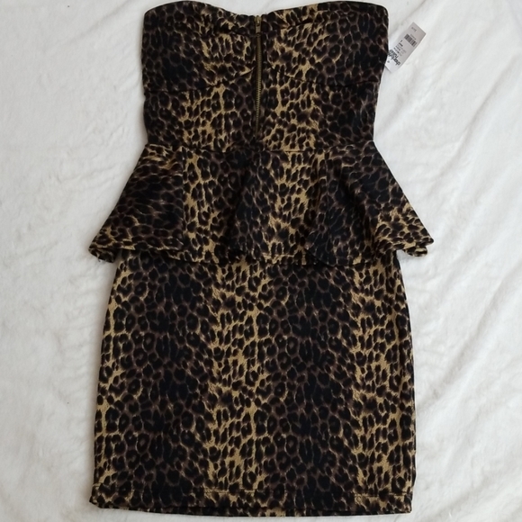 Charlotte Russe Dresses & Skirts - Leopard bodycon strapless dress